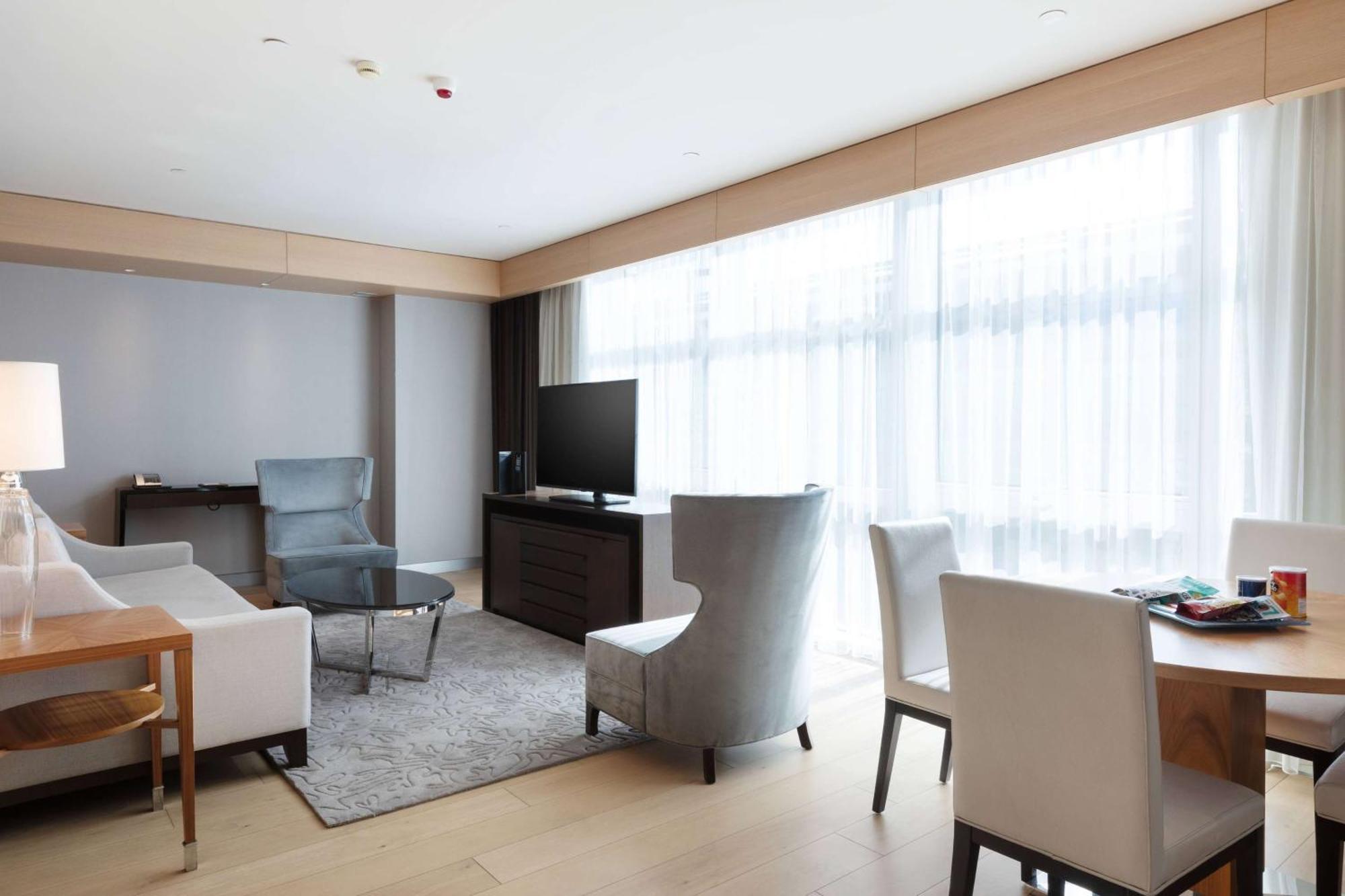 Suite Torre con 1 Camera da Letto, Vista Mare Parziale e Angolo Cottura